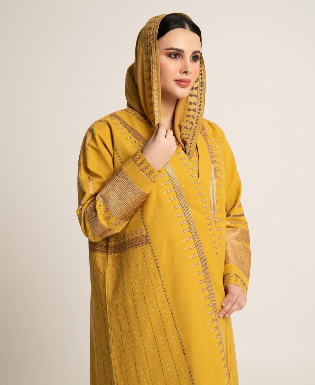 مصممة ازياء عسيريه مصممة ازياء عسيريه